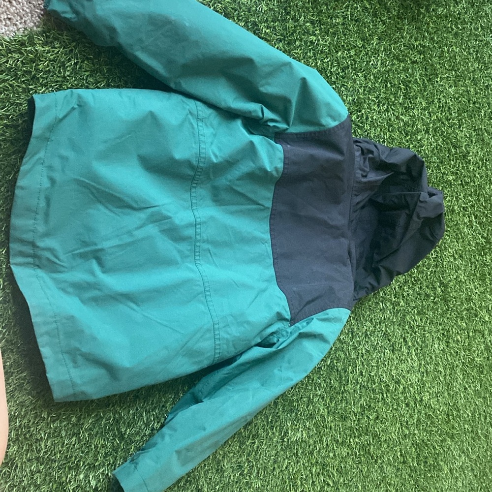 North face - Picture 2 of 2